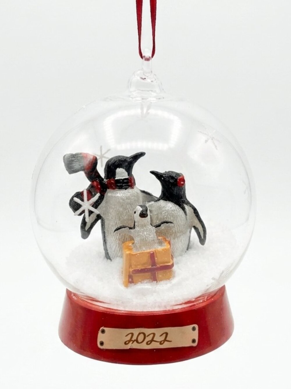 NWT Vera Bradley Globe Ornament Penguin Pair 2022 Snowglobe Snow Christmas